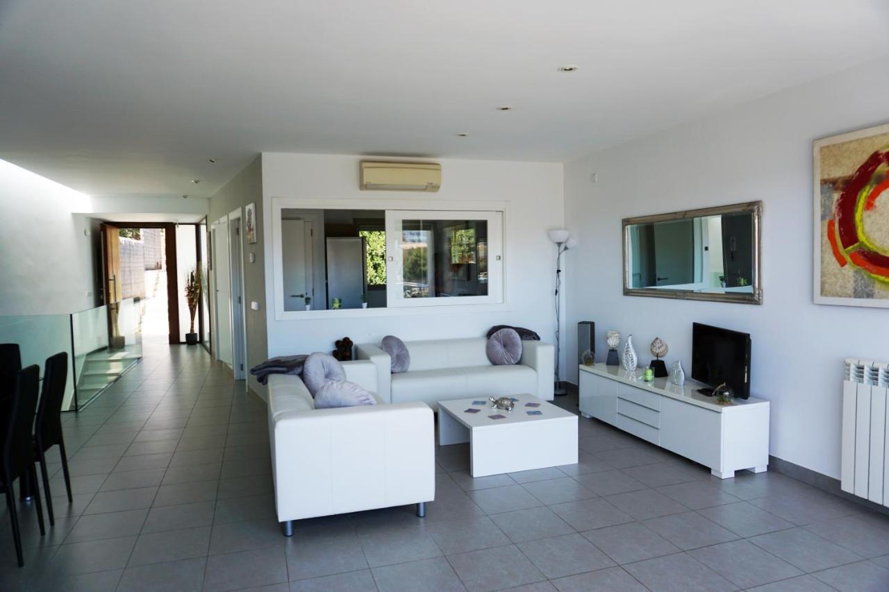Private With Pool - Beach Front - Sea Views - Cala Mendia, Porto Cristo Villa *